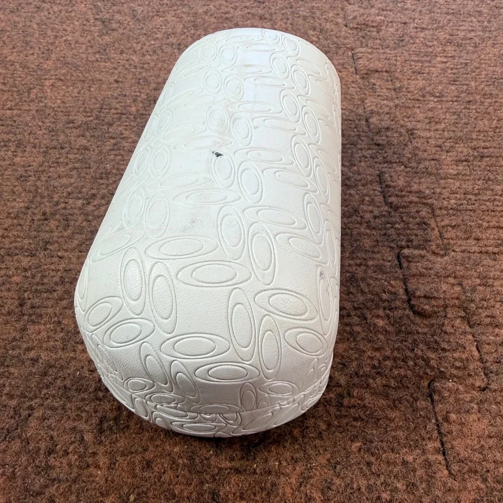 Rare nice B+ Oakley White Embossed Ellipse Logo Hard Shell Sunglasses Case Vault